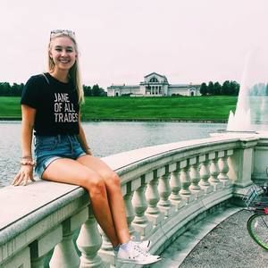 Meet your Posher, Sarah jane